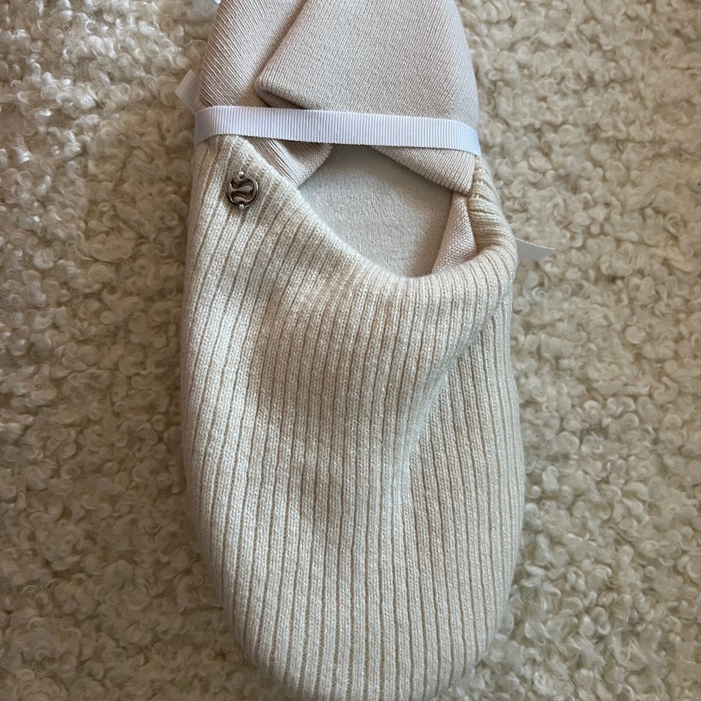 NWT - Lululemon Cashemere and Wool Slippers - Large
